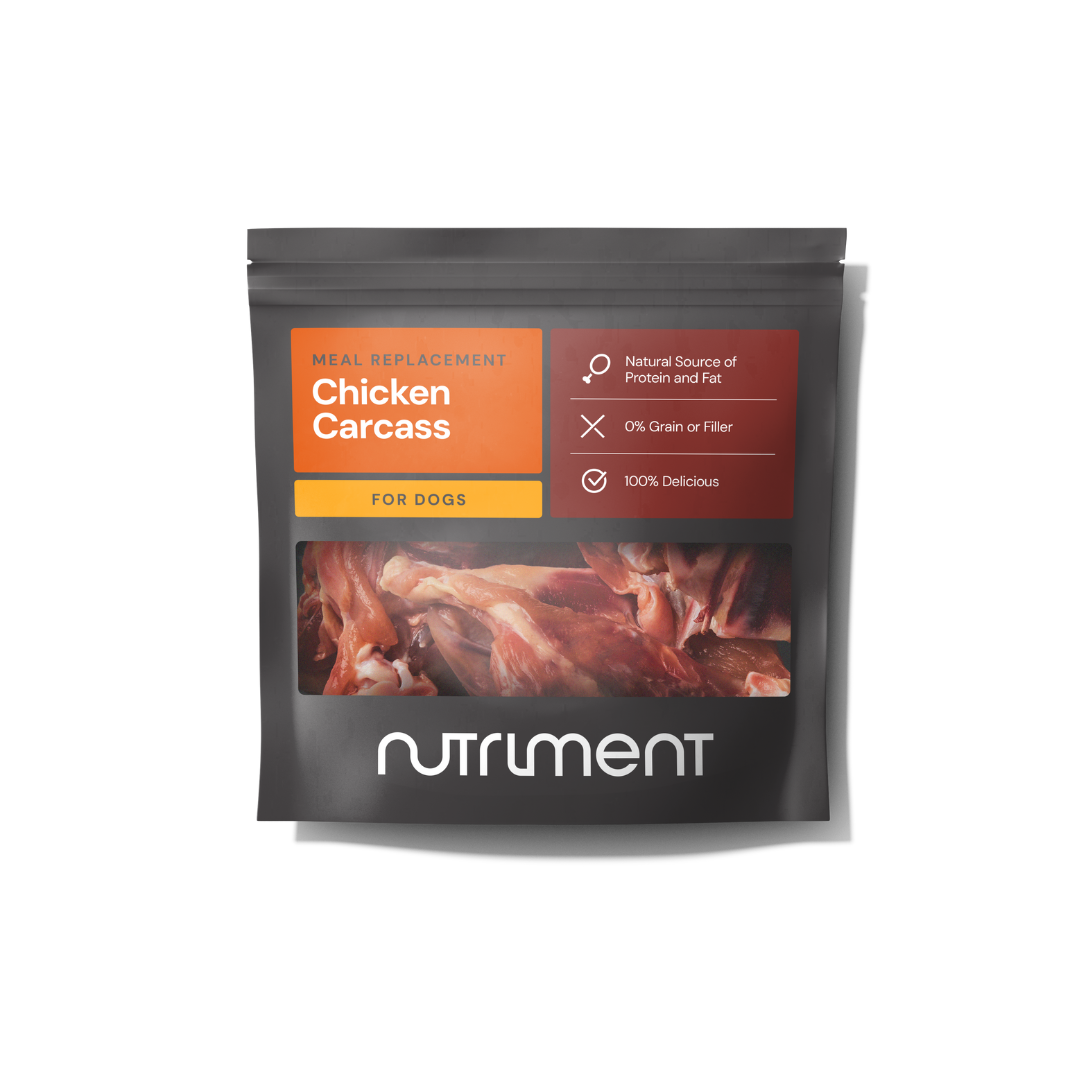 Dog food bag "Chicken Carcasses 700g" with fresh chicken, natural protein, no grain or filler.