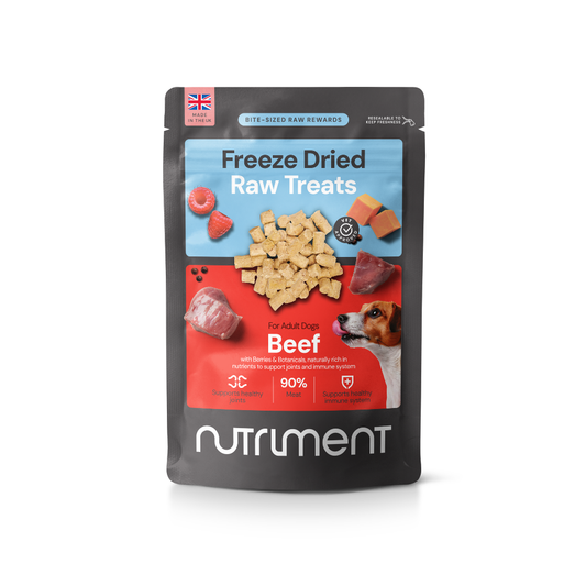 Freeze Dried Treats - Beef 30g for adult dogs, shown with raw pet food, berries, and a dog image.