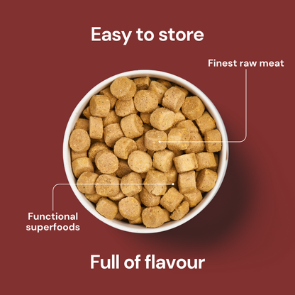 Freeze Dried Food - Chicken 225g: easy to store, finest raw meat, freeze-dried for full flavour.
